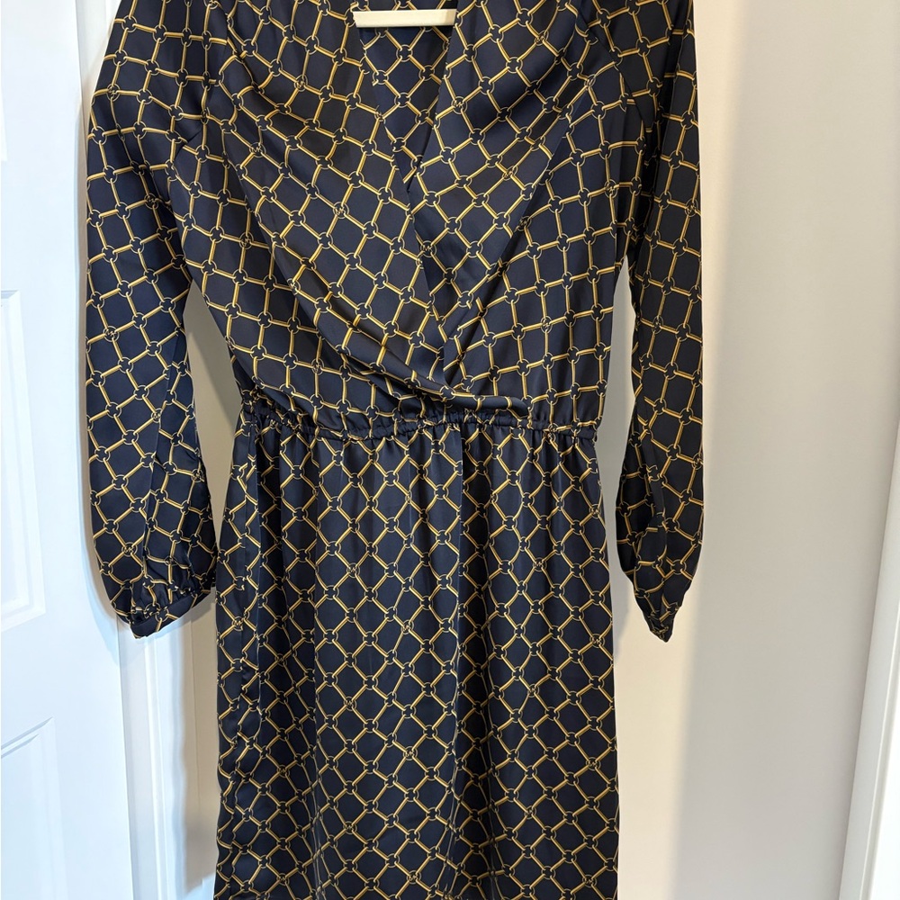 Elegant Black and Gold Chain Pattern Dress